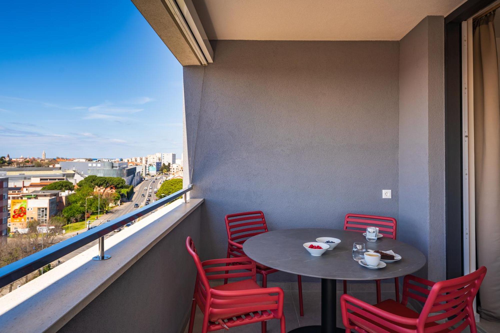 D-Apartment - With Garage And Balcony Zadar Exterior foto